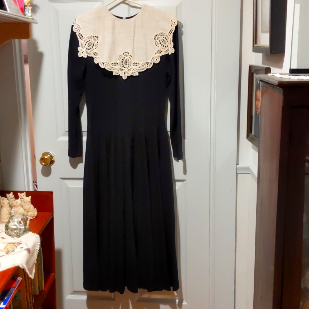 ambria black dress w/white collar, sz 10, midi, cotton blend, long-sl, full skir